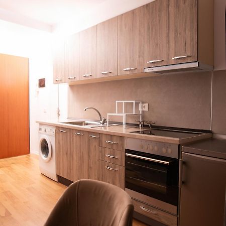 Suprem Apartment Tirana Esterno foto
