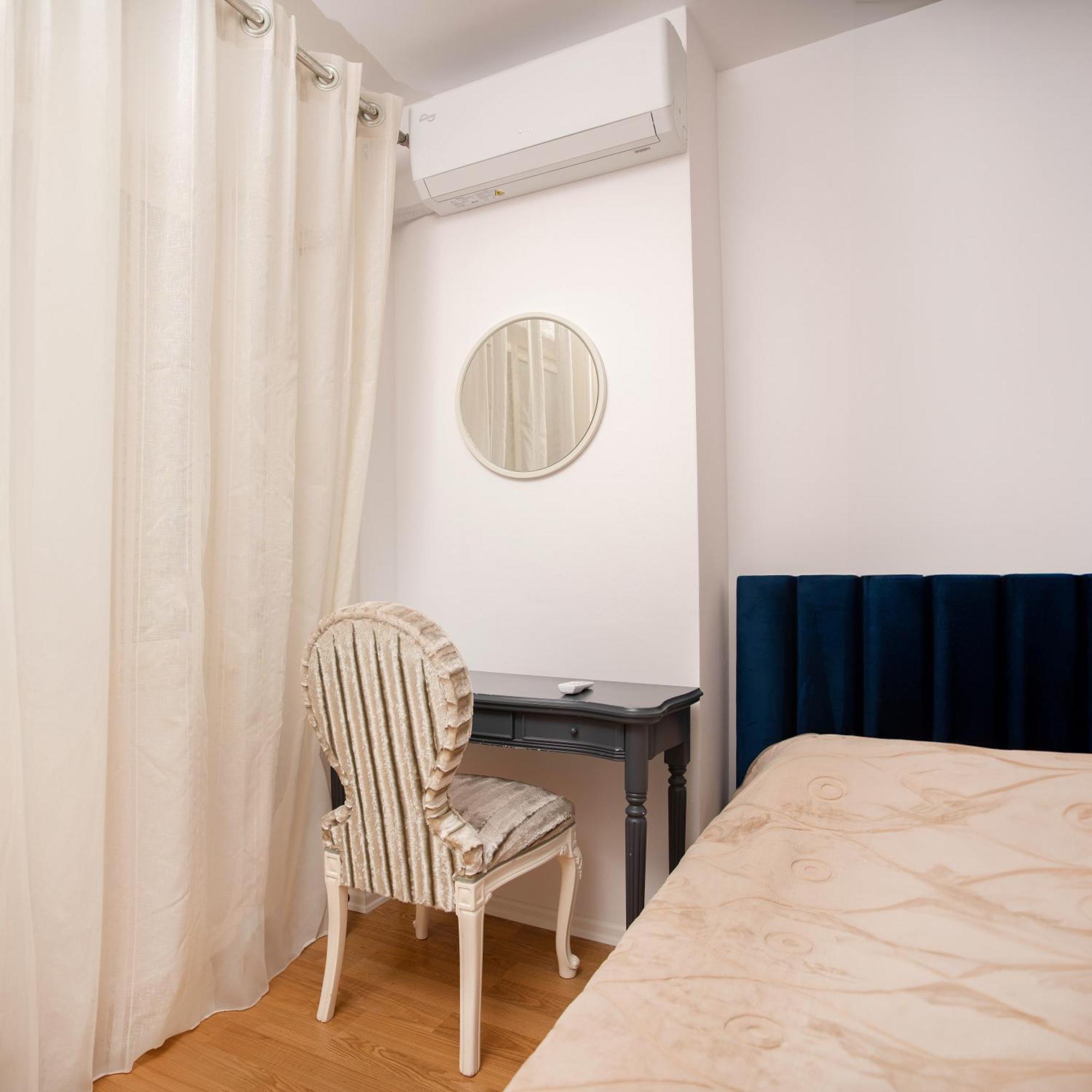 Suprem Apartment Tirana Esterno foto