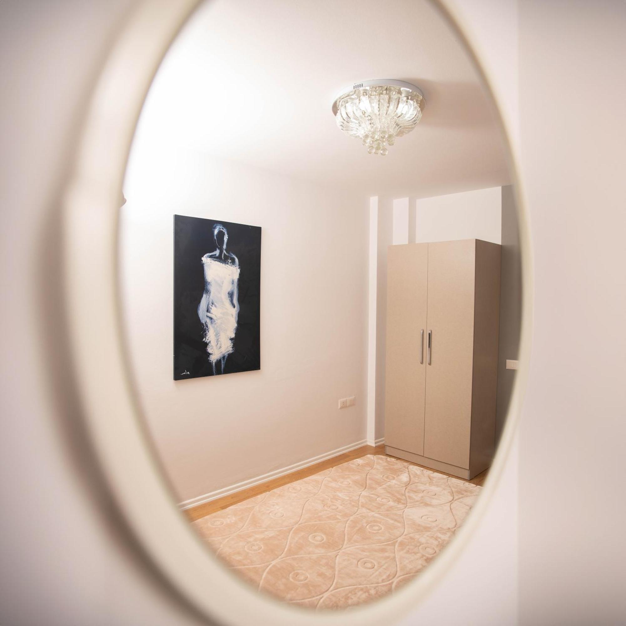 Suprem Apartment Tirana Esterno foto