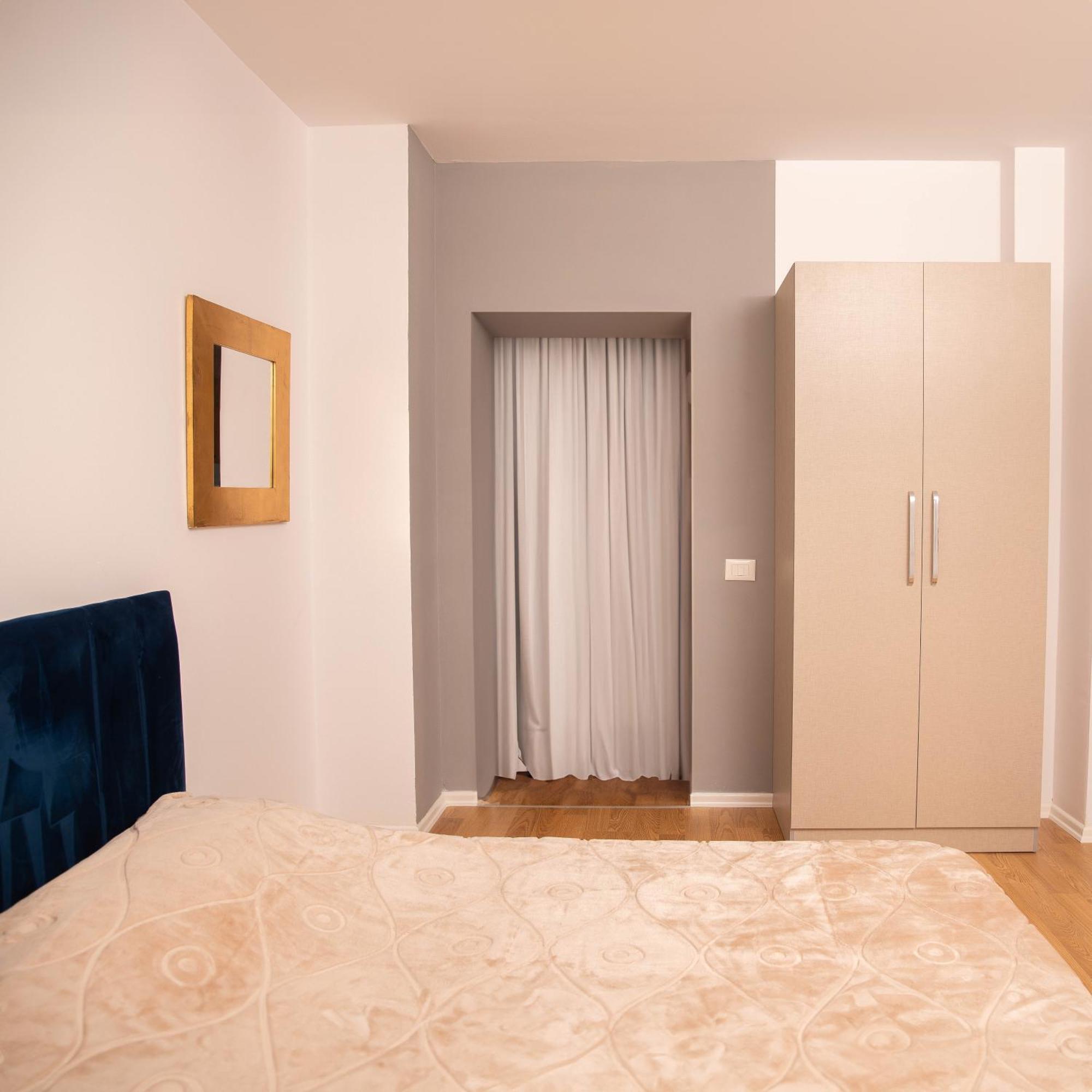 Suprem Apartment Tirana Esterno foto